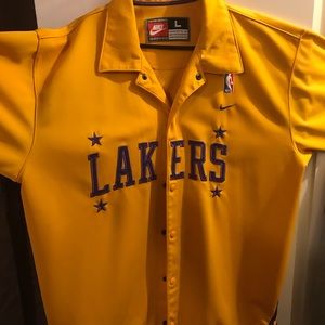 Lakers warm up jersey.